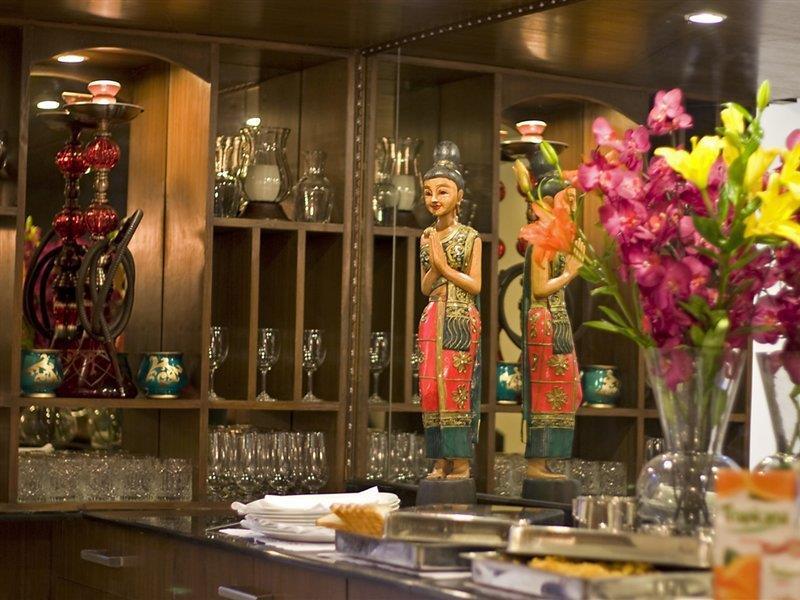 Red Maple Bed & Breakfast Нью-Дели Экстерьер фото